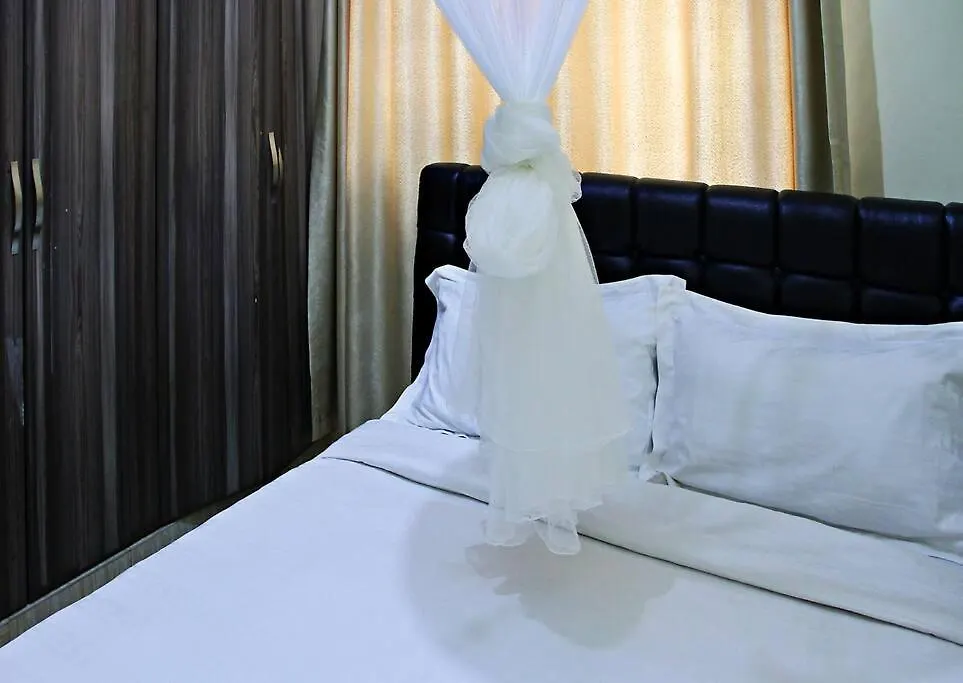 M&M Residence Bukoto. Unlimited Wifi, Netflix Kampala Apartment